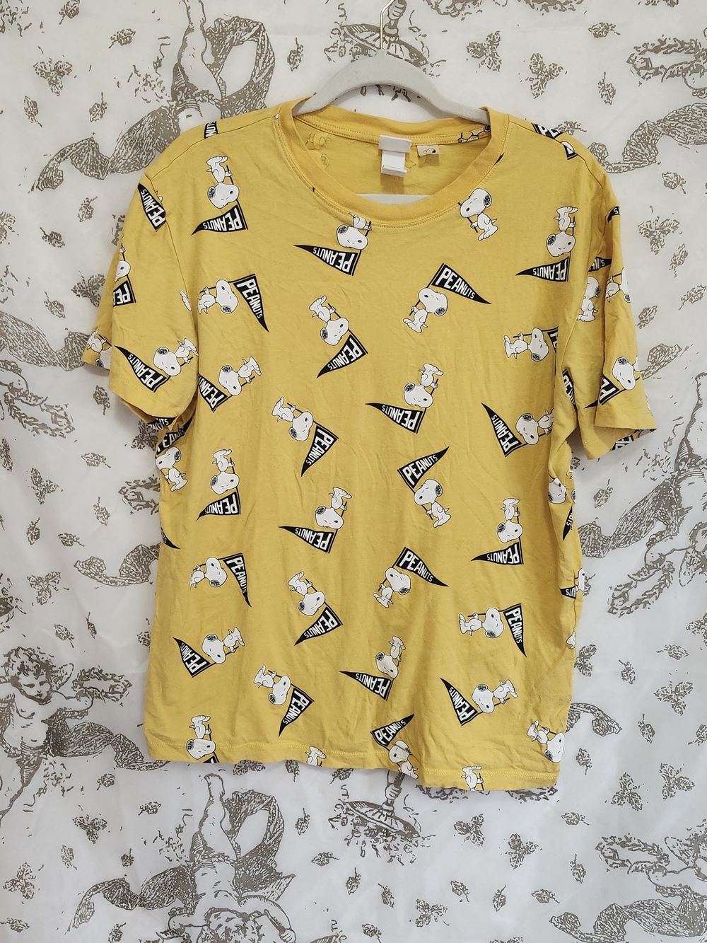 Peanuts Snoopy Team Spirit Short Sleeve Tee - Yellow M